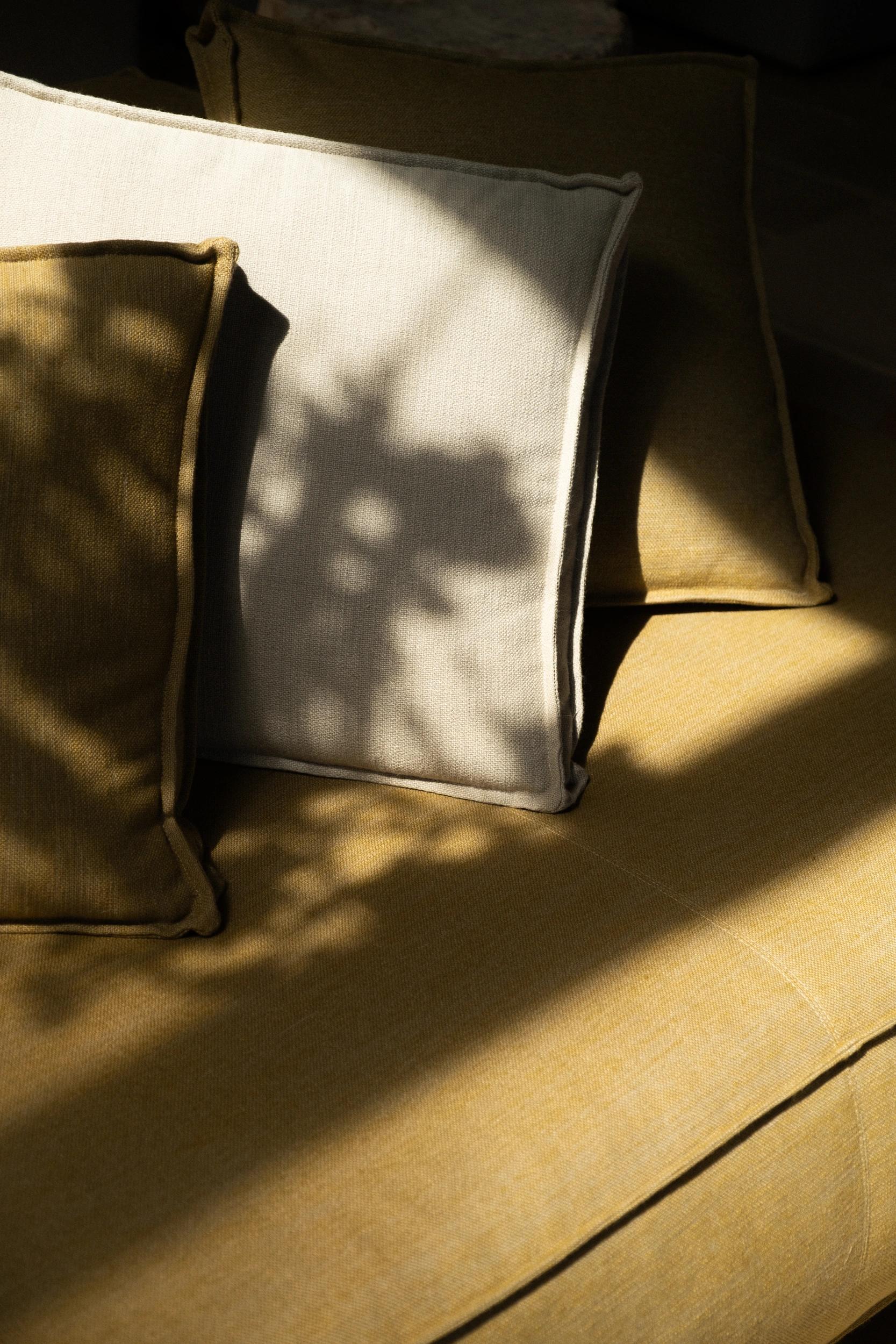 Espace détente aux Oliviers de Palombaggia en Corse-du-Sud.